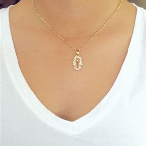 ✨Hamsa Hand Necklace✨